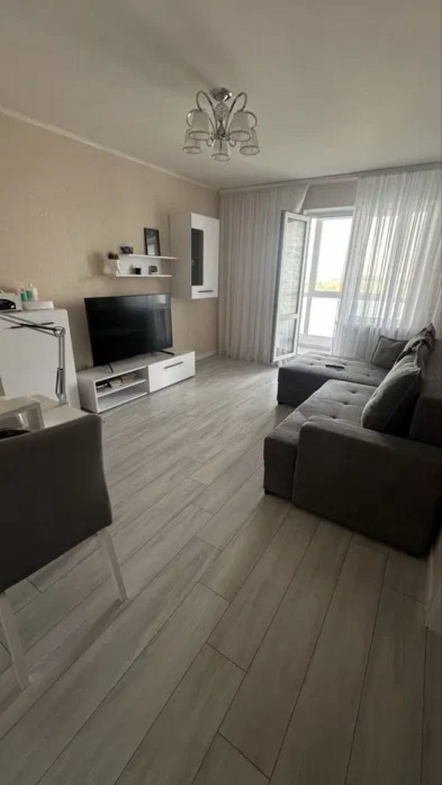 1833813034450031
