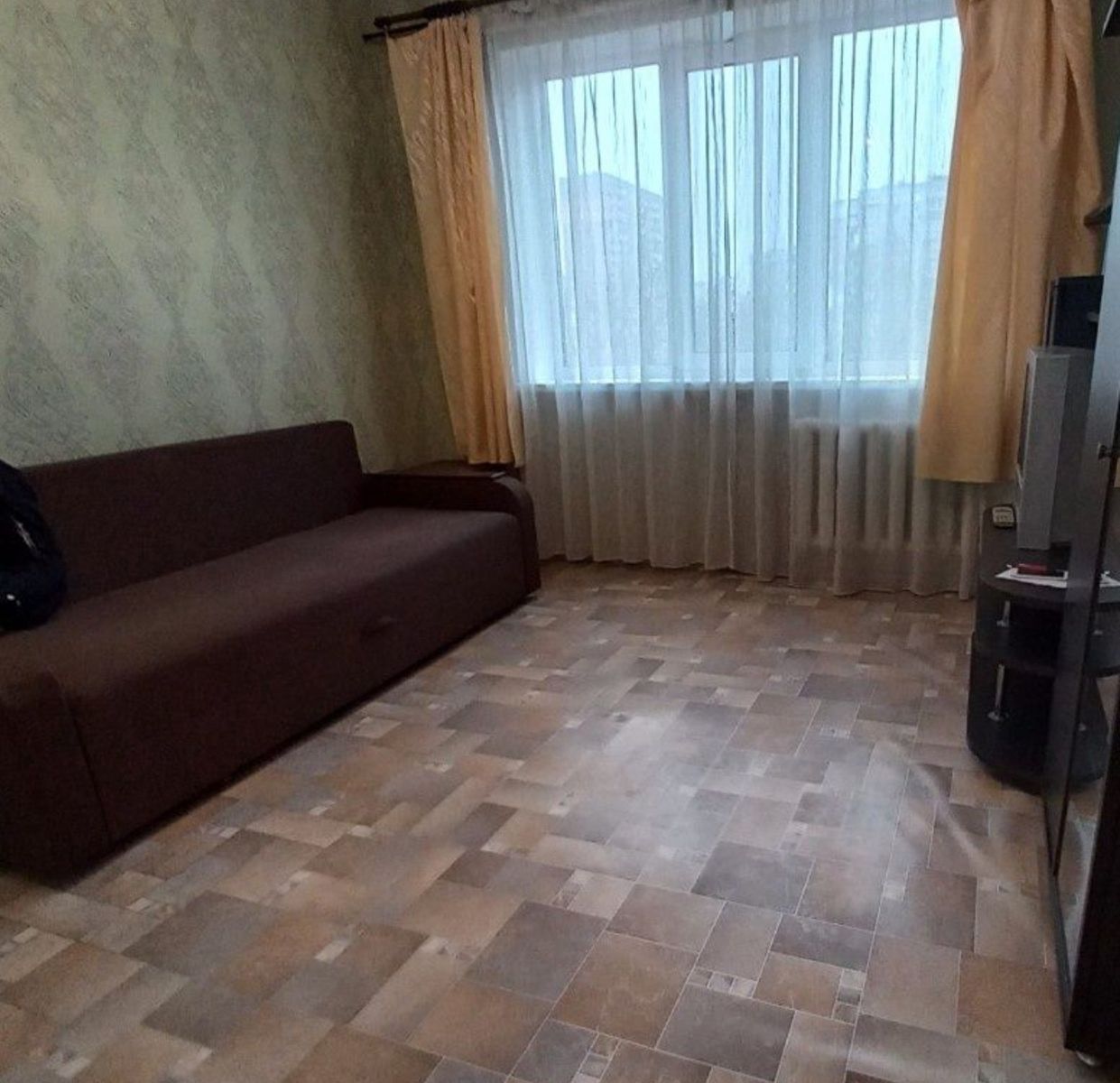 1835370776580310