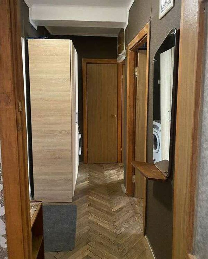 1832268542846311