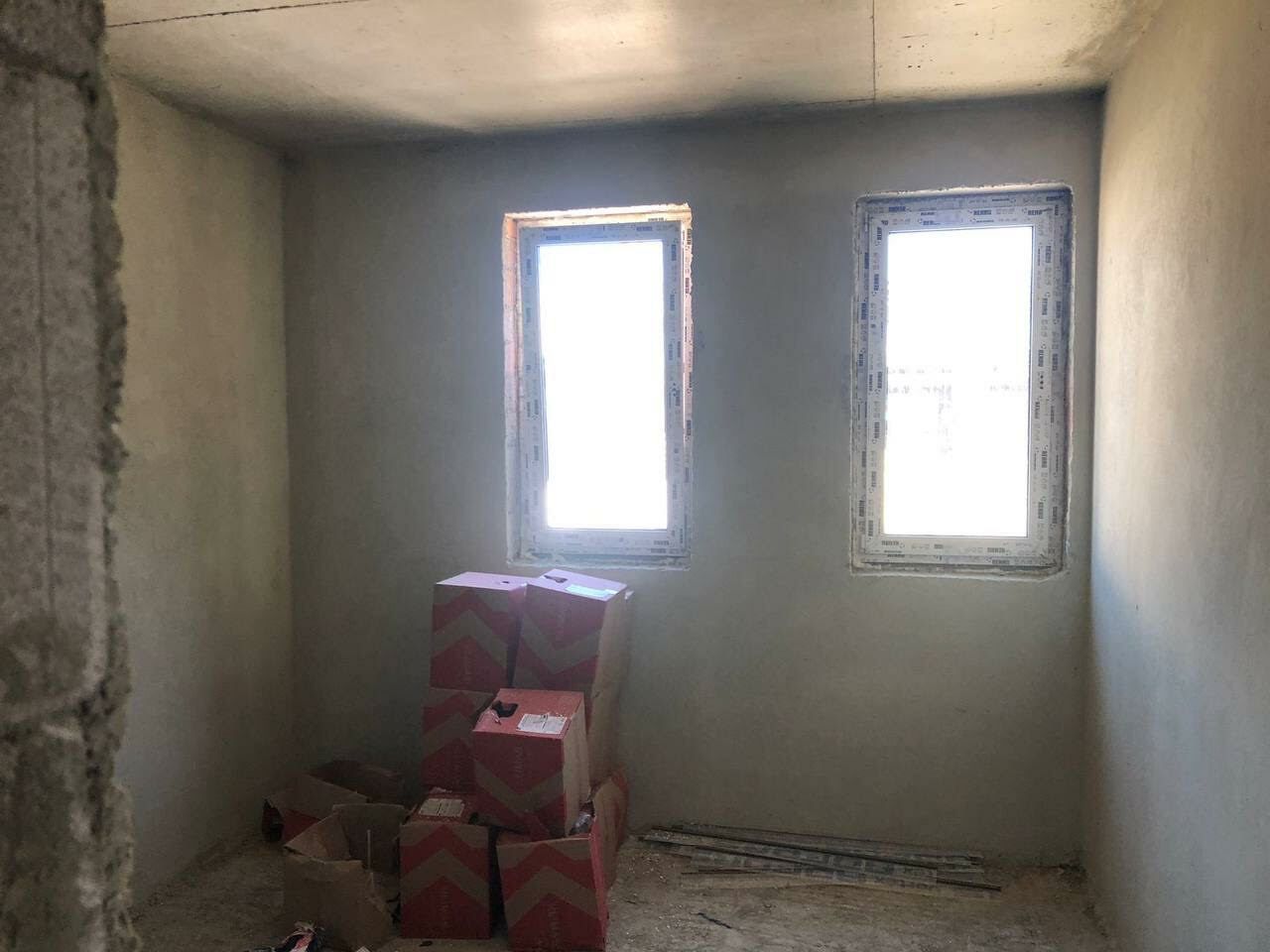1832899724805315