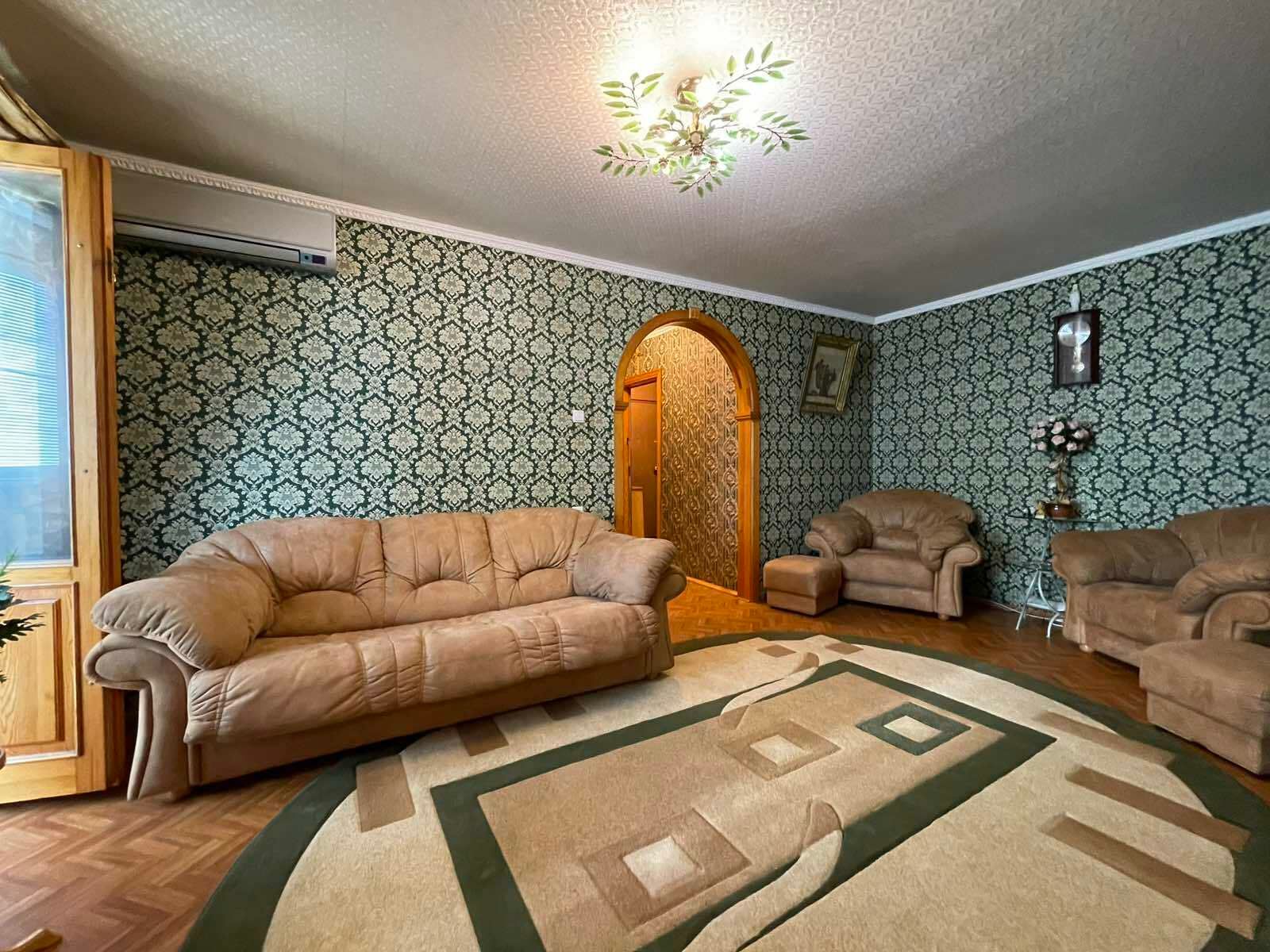 1836018753053315