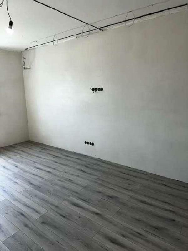 1834077750737317