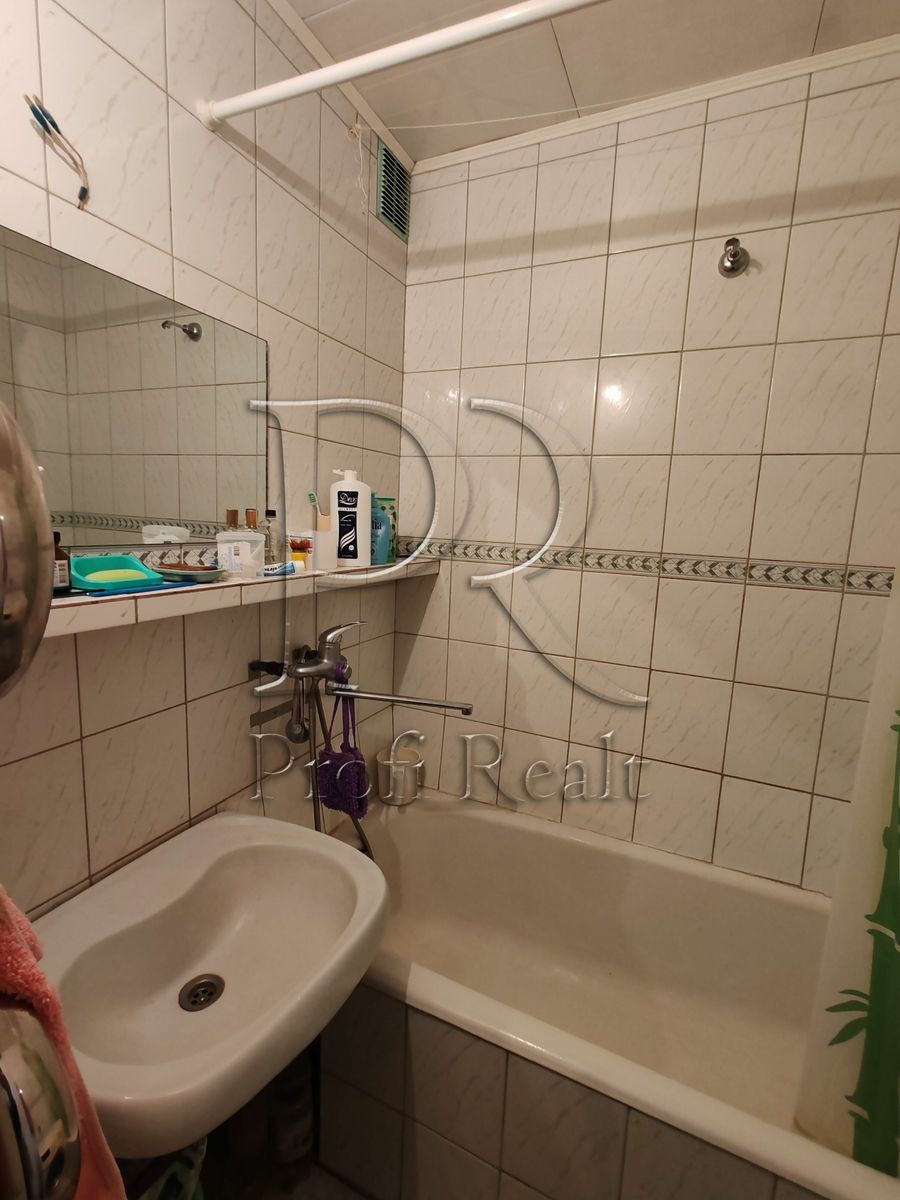 1830724886752318