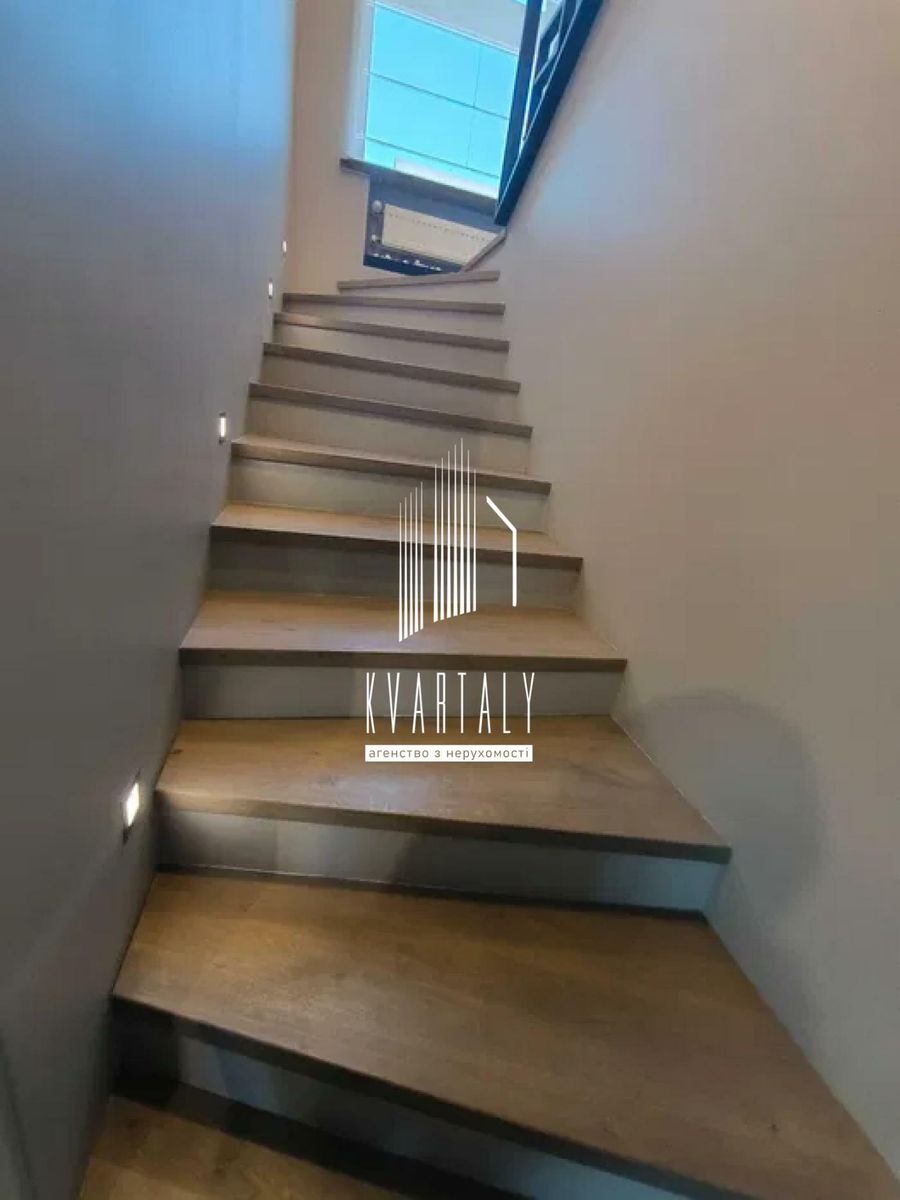 1832535876790318