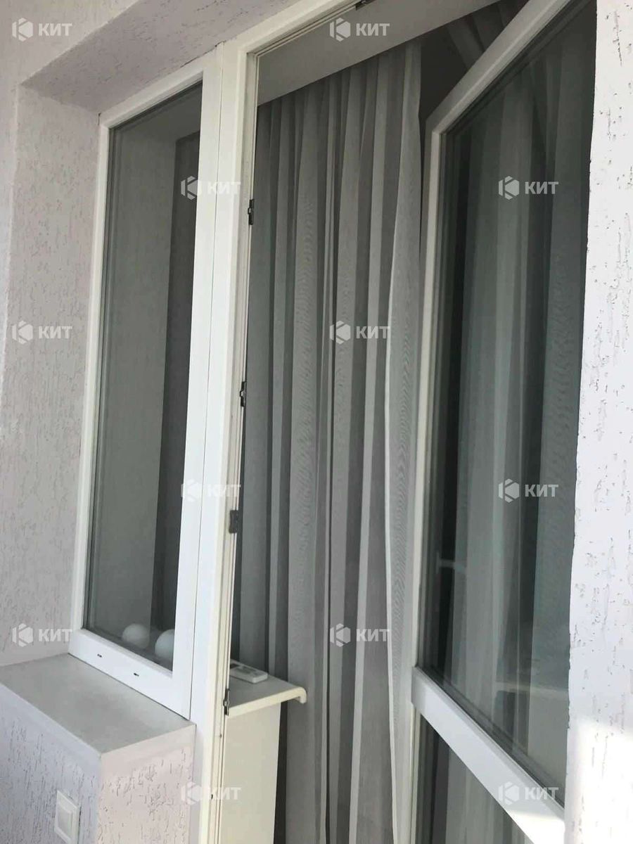 1834004761390318