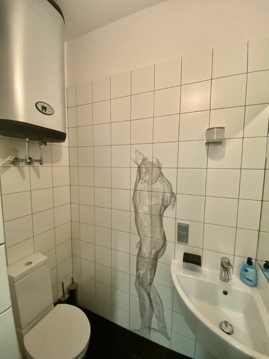 1834174640063318