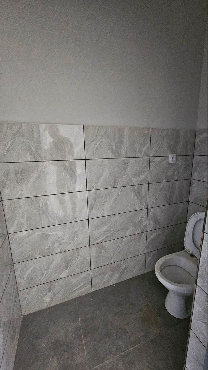 1835451218673318