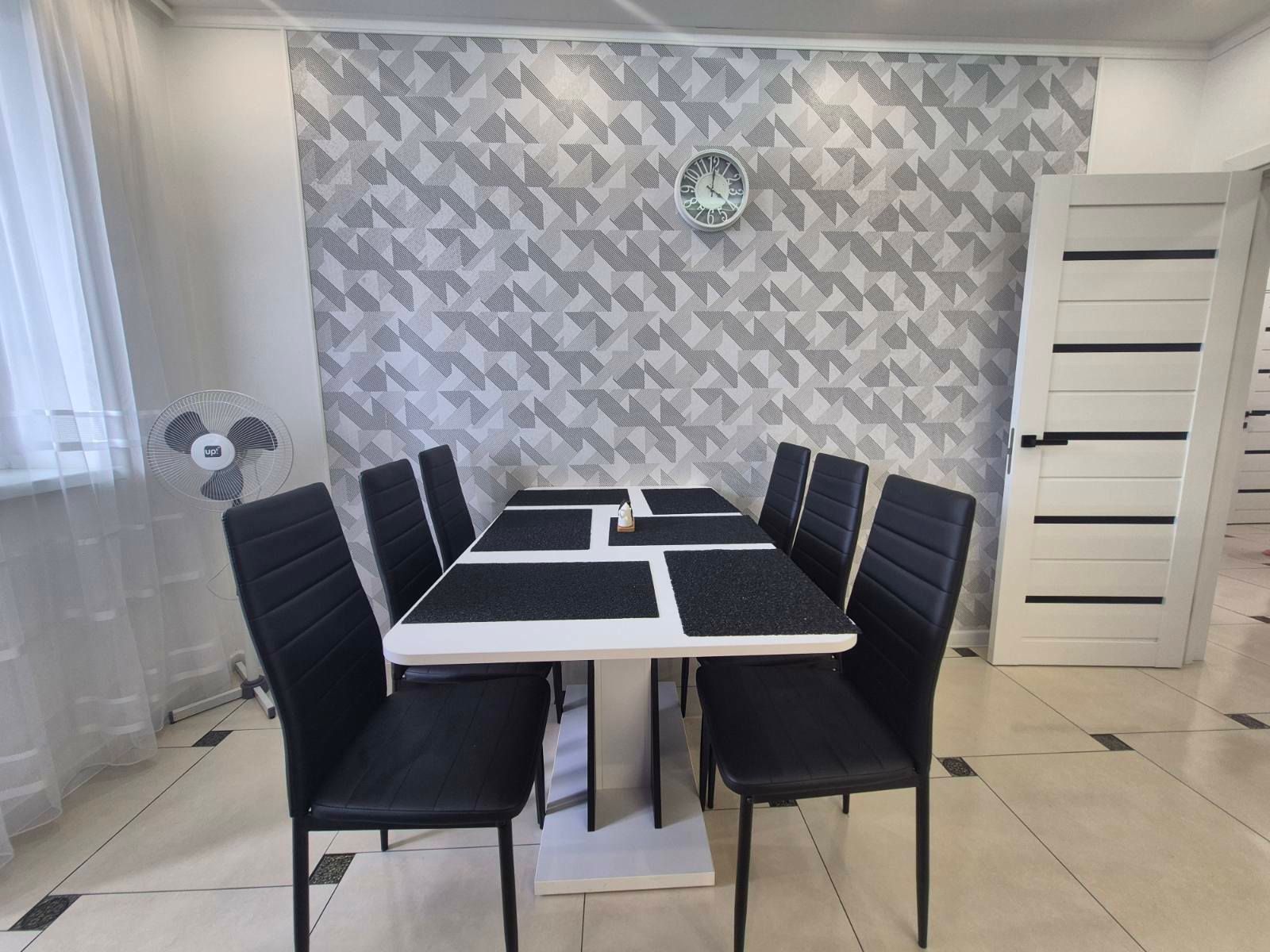 1836346063263318
