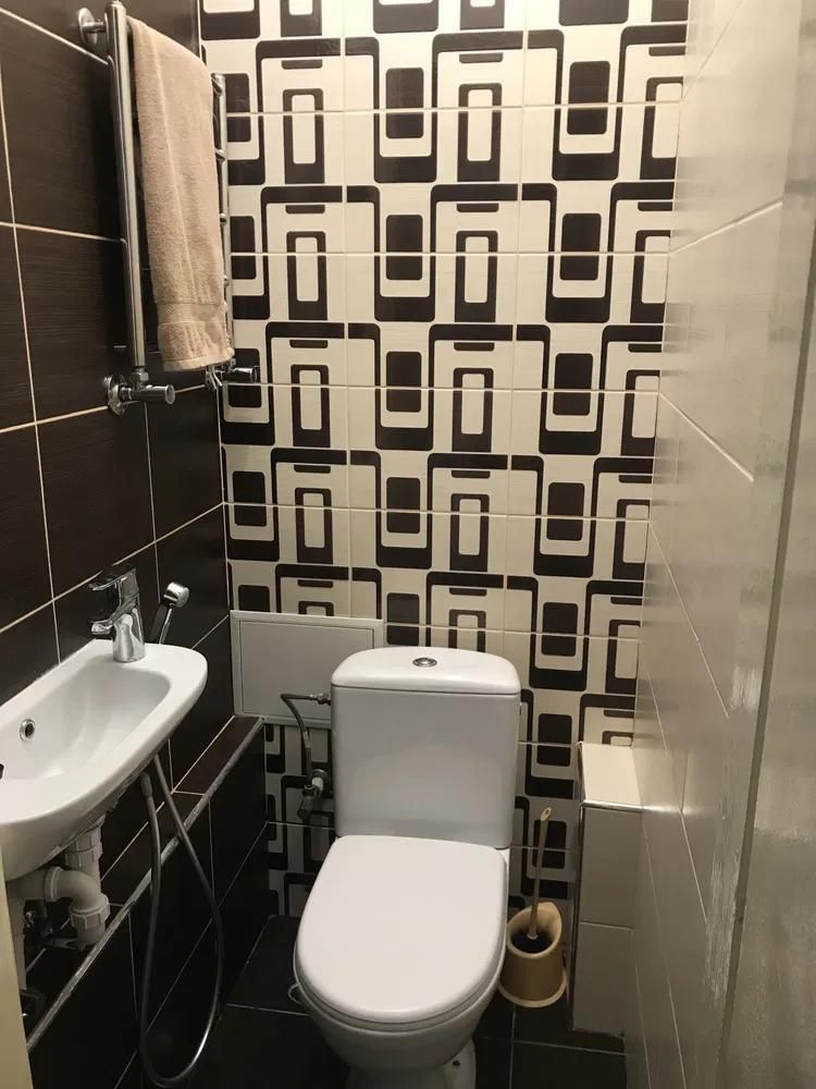 1839071925273318