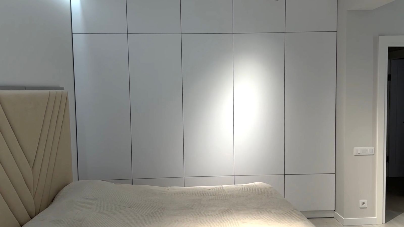 1837645565754320