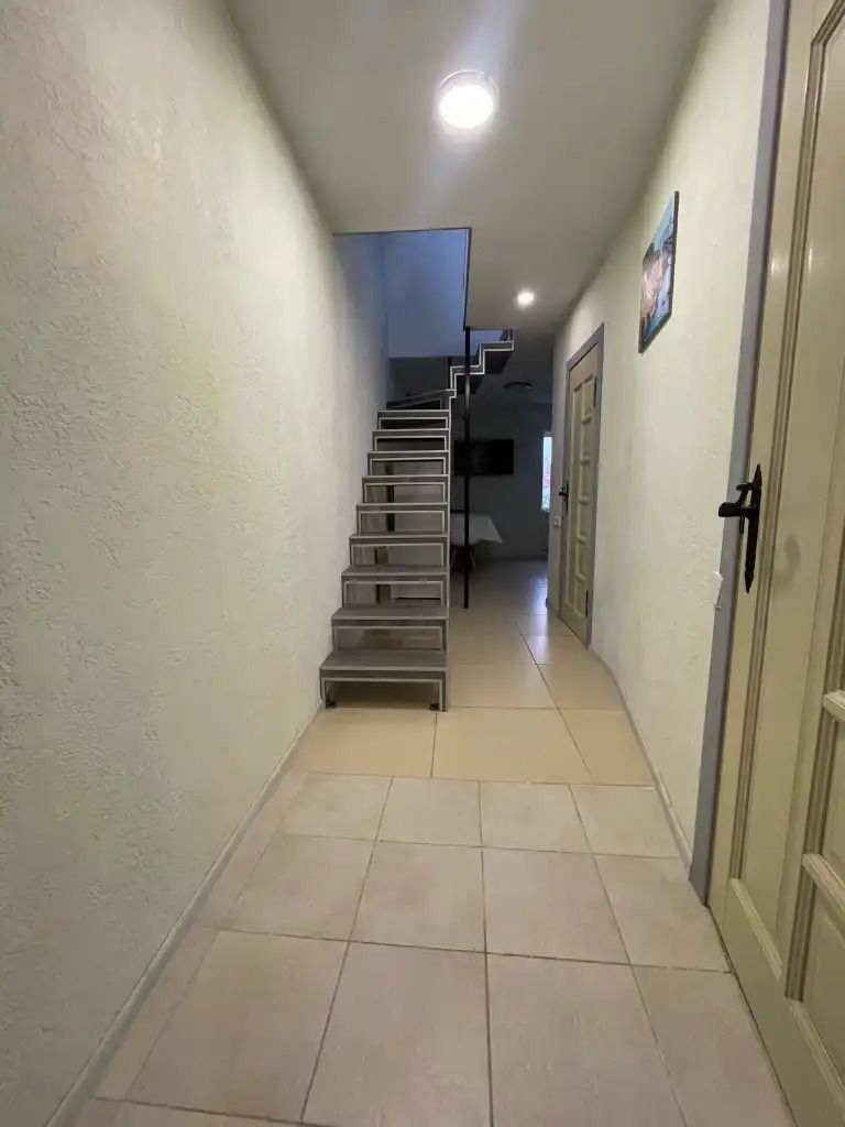 1832893673604321