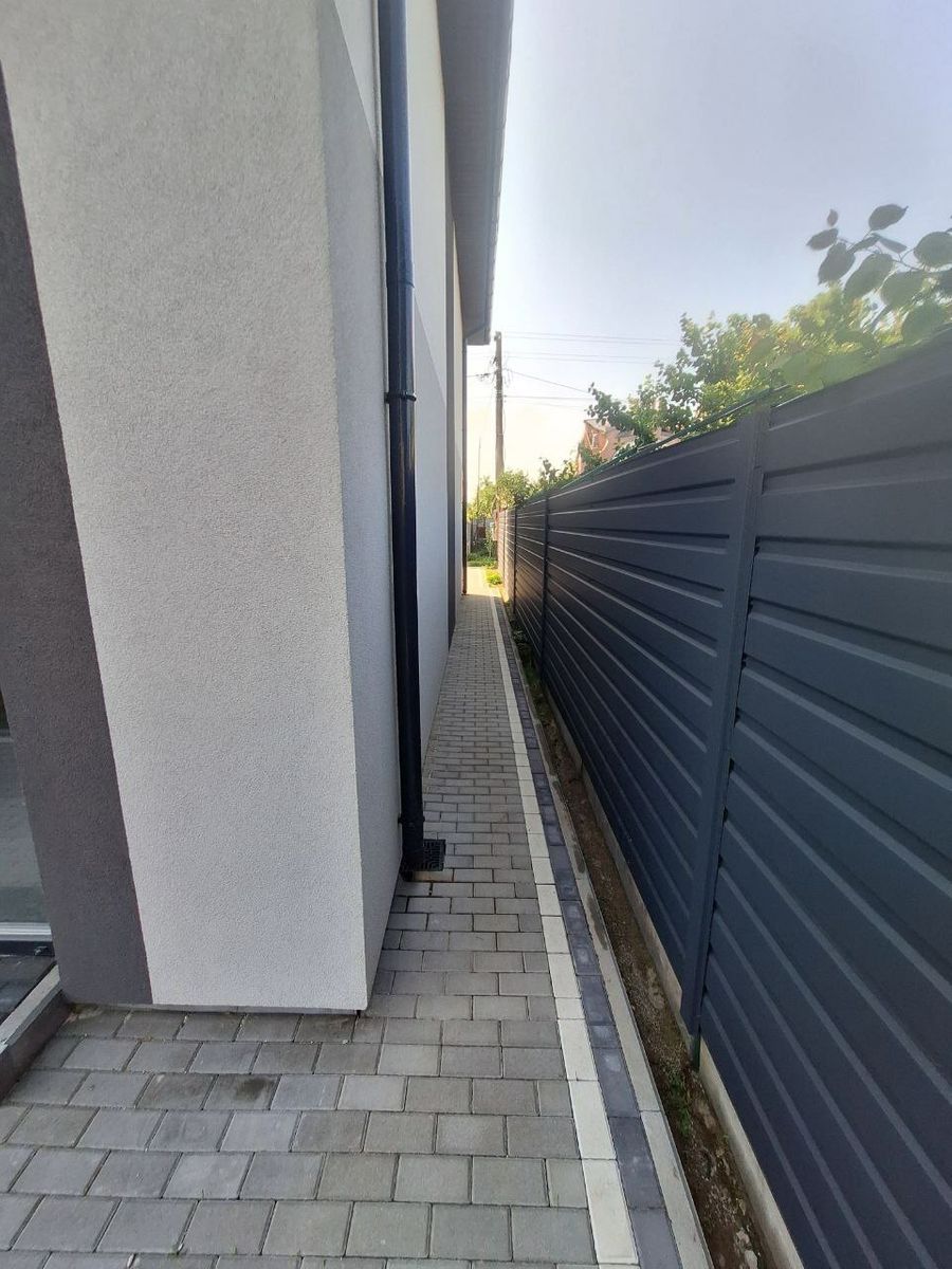 1833989742843322