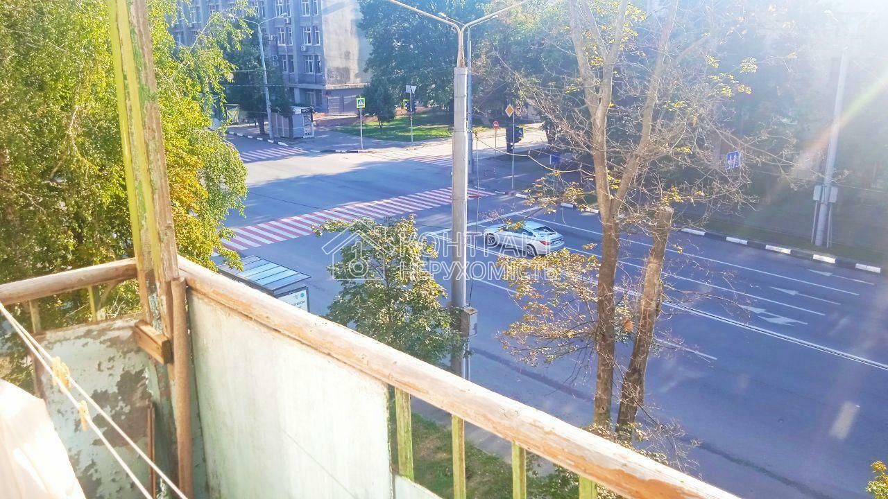 1835710471643322