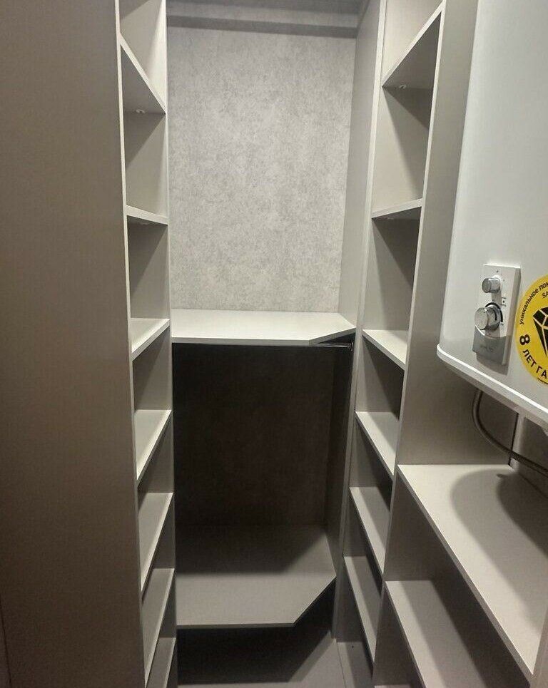 1837702698334323