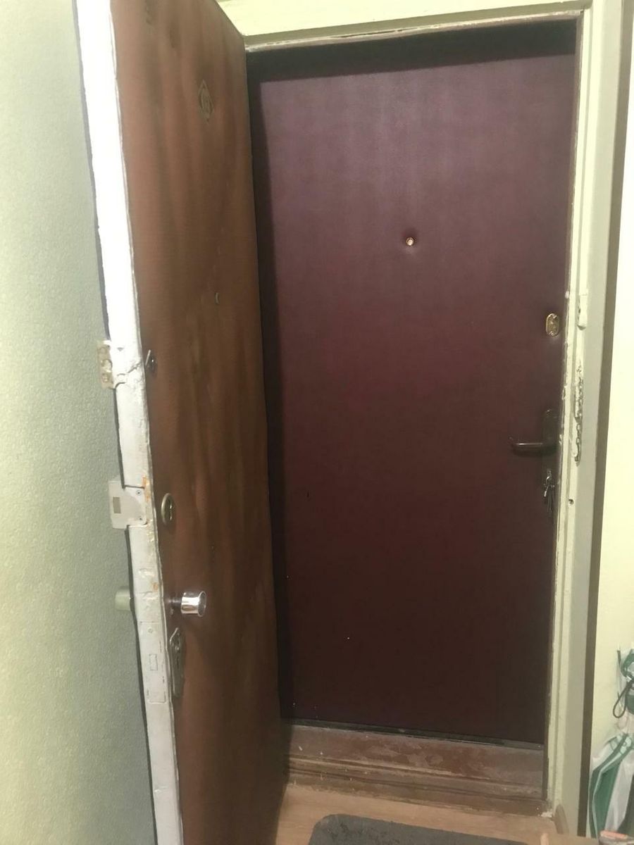1832034976318325
