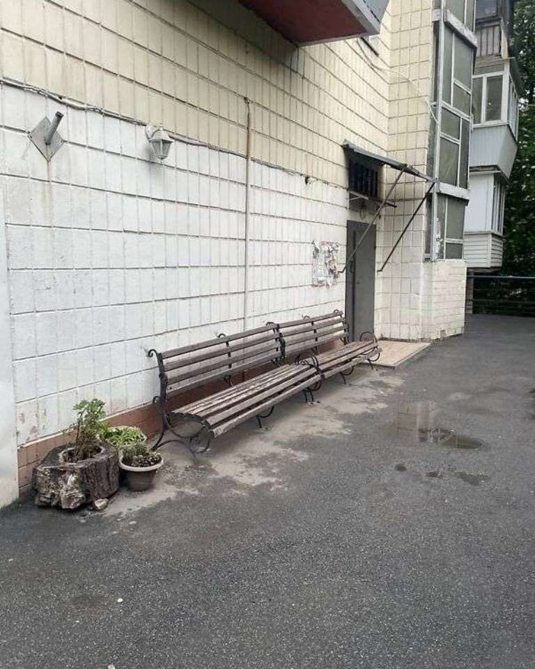 1831288565123327