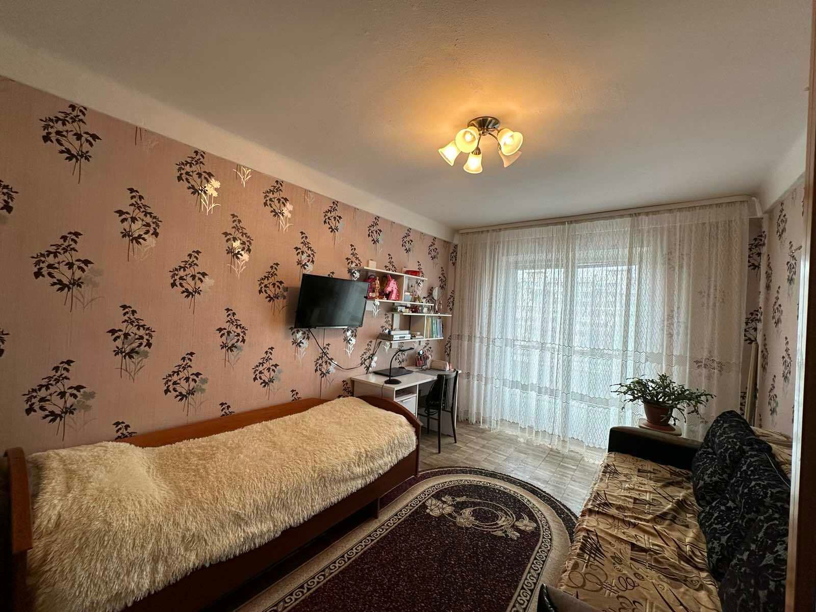 1831562859836328