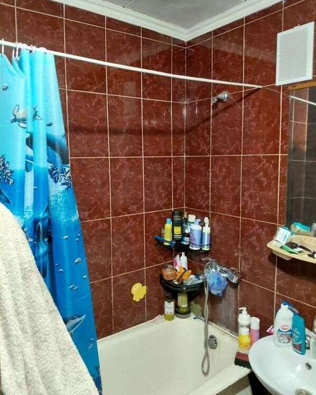 1837979024936328