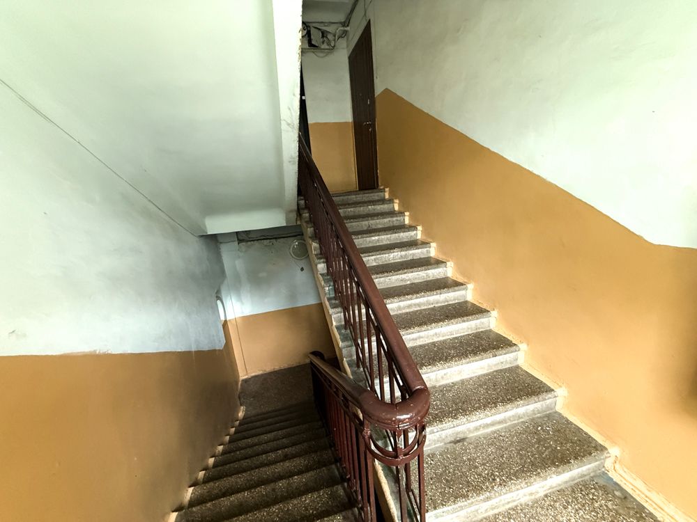 1839237136024328