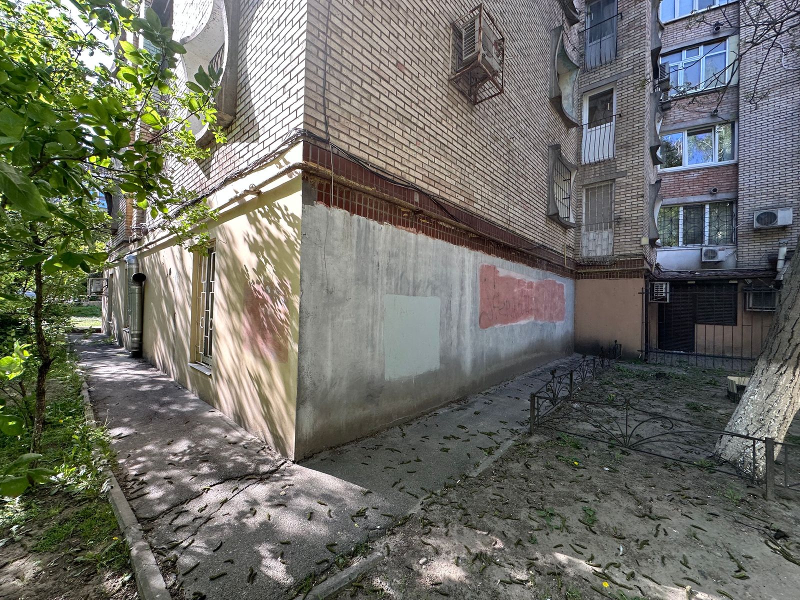 1835261211953330