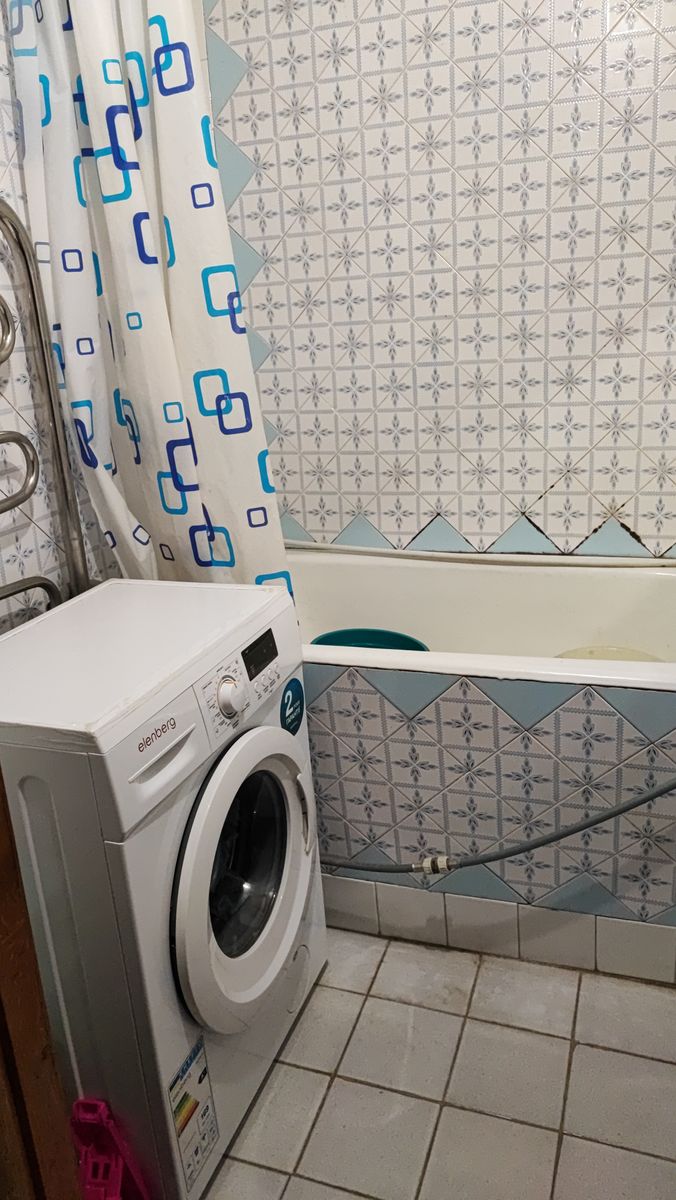 1836889210578331