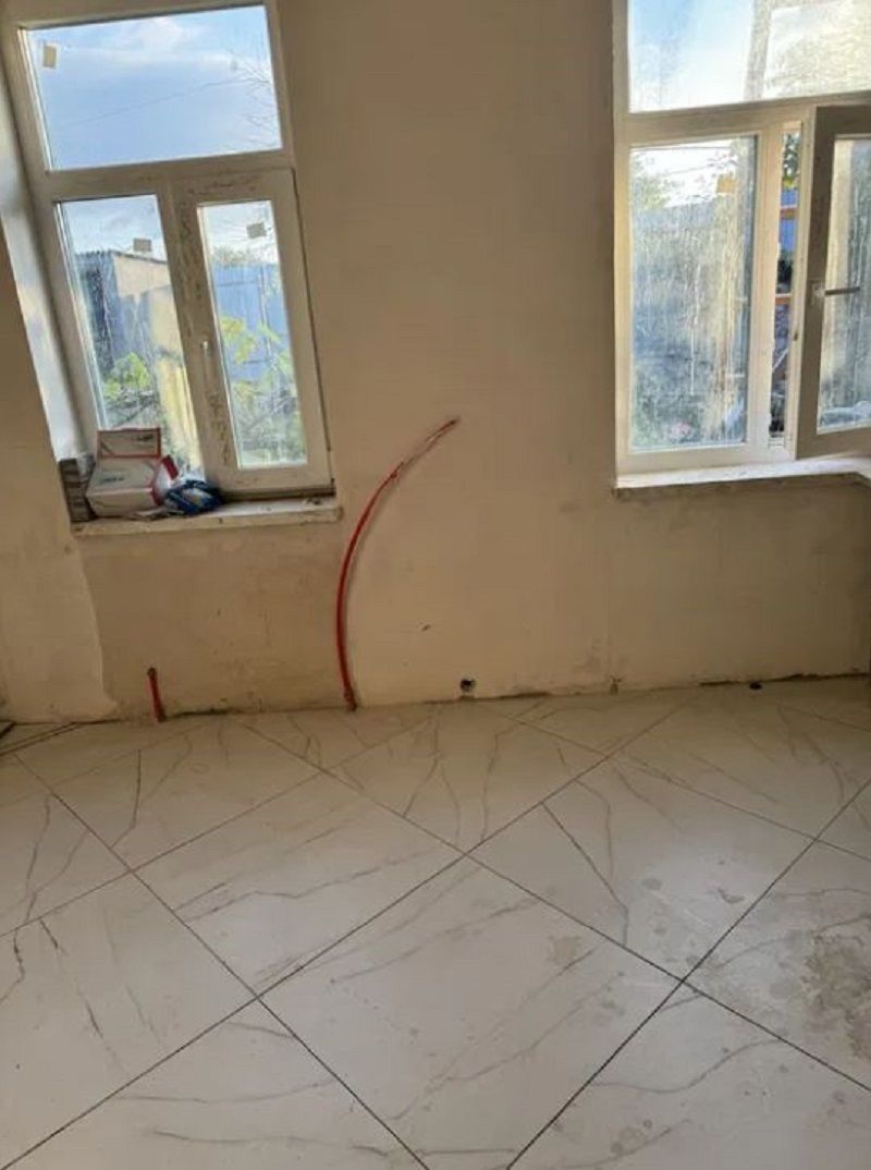 1831467352448332