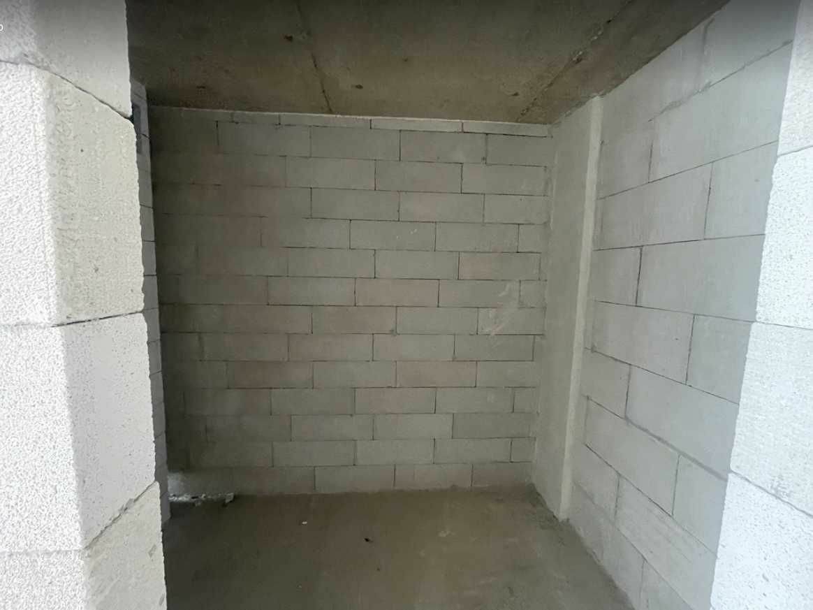 1831633313187332