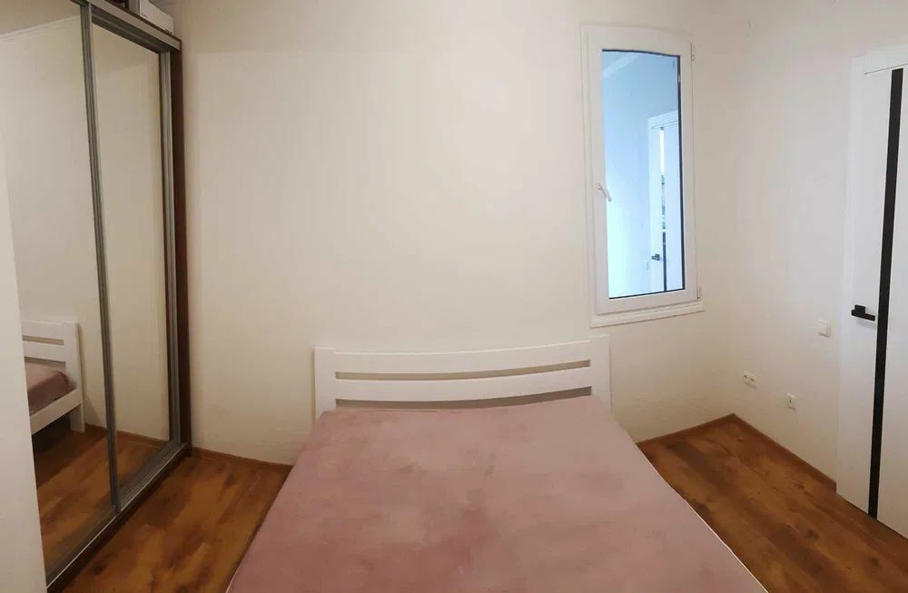 1833997315380332
