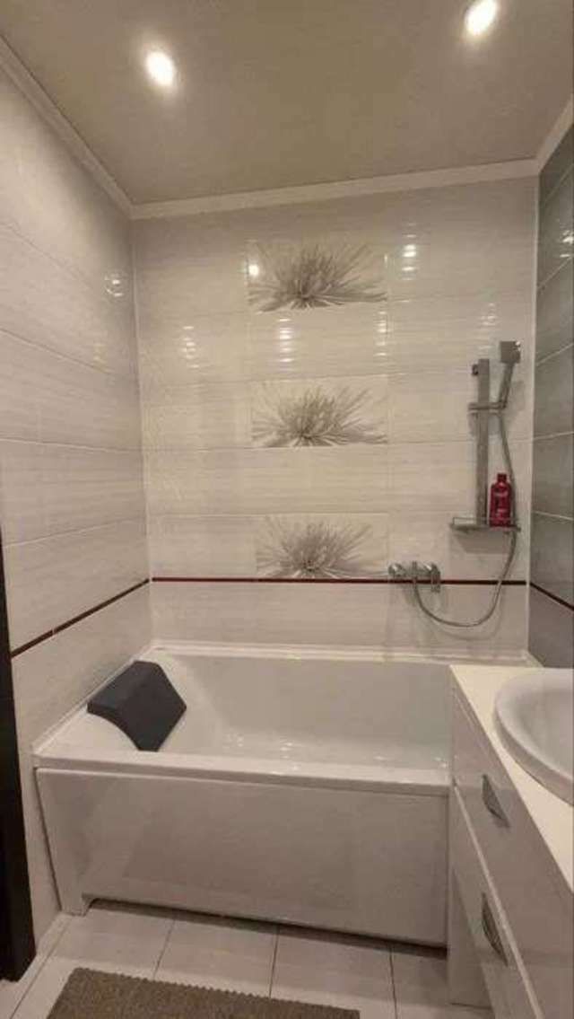 1838199549439332