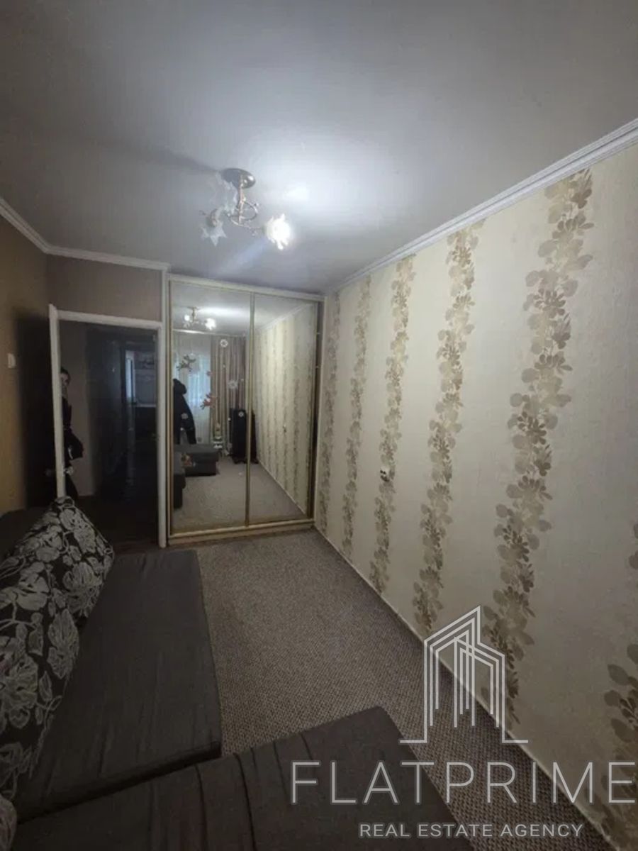1832814146282333