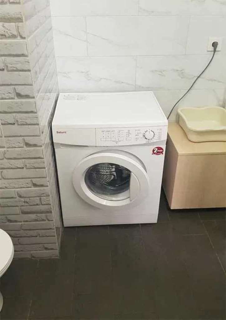 1834814861047333