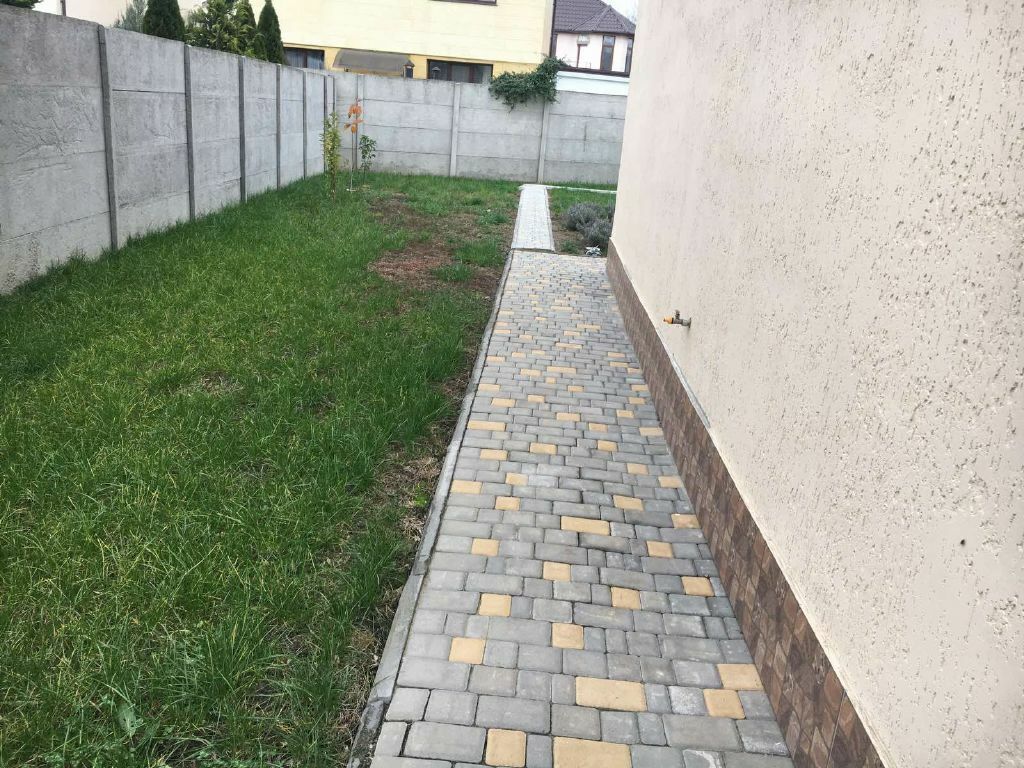1837153881864336