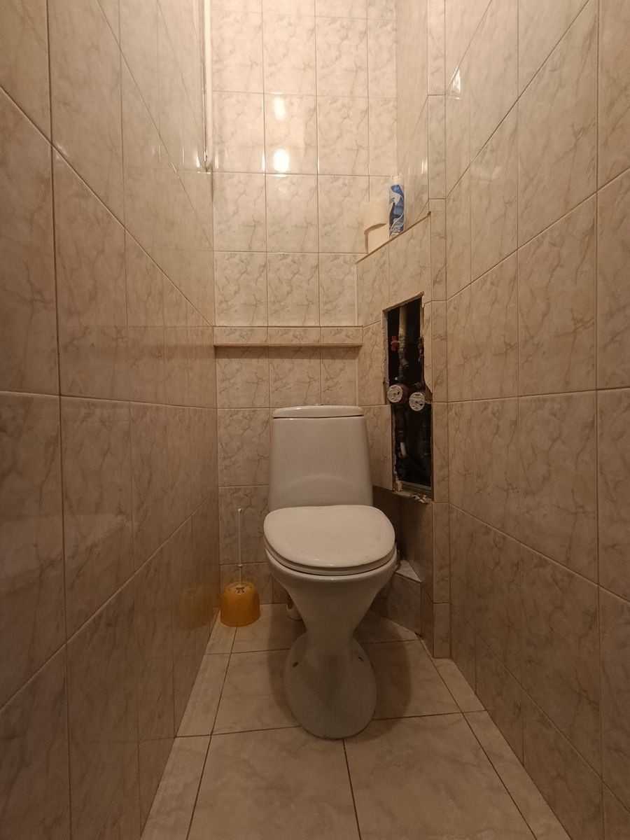 1839043668792336