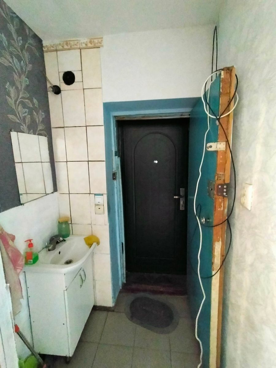 1832815396334337
