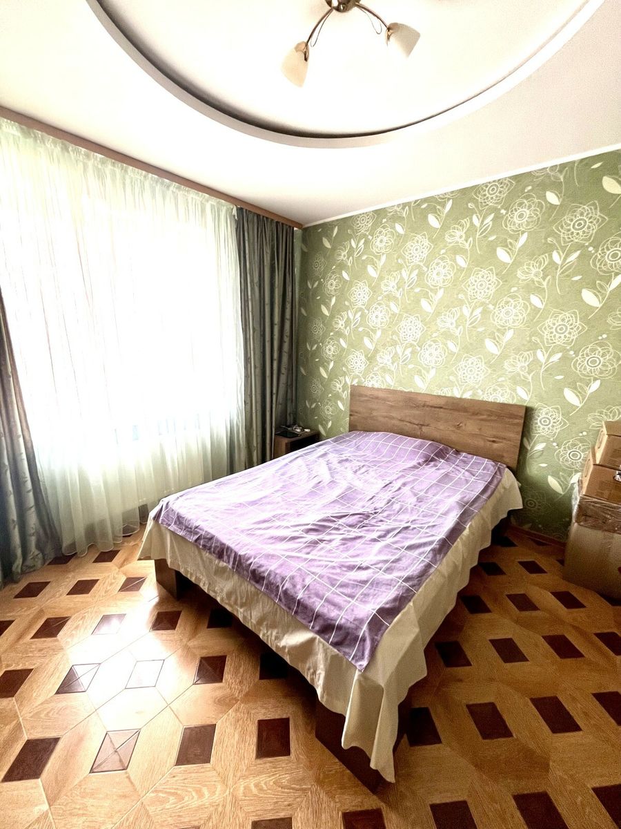1833003227606337