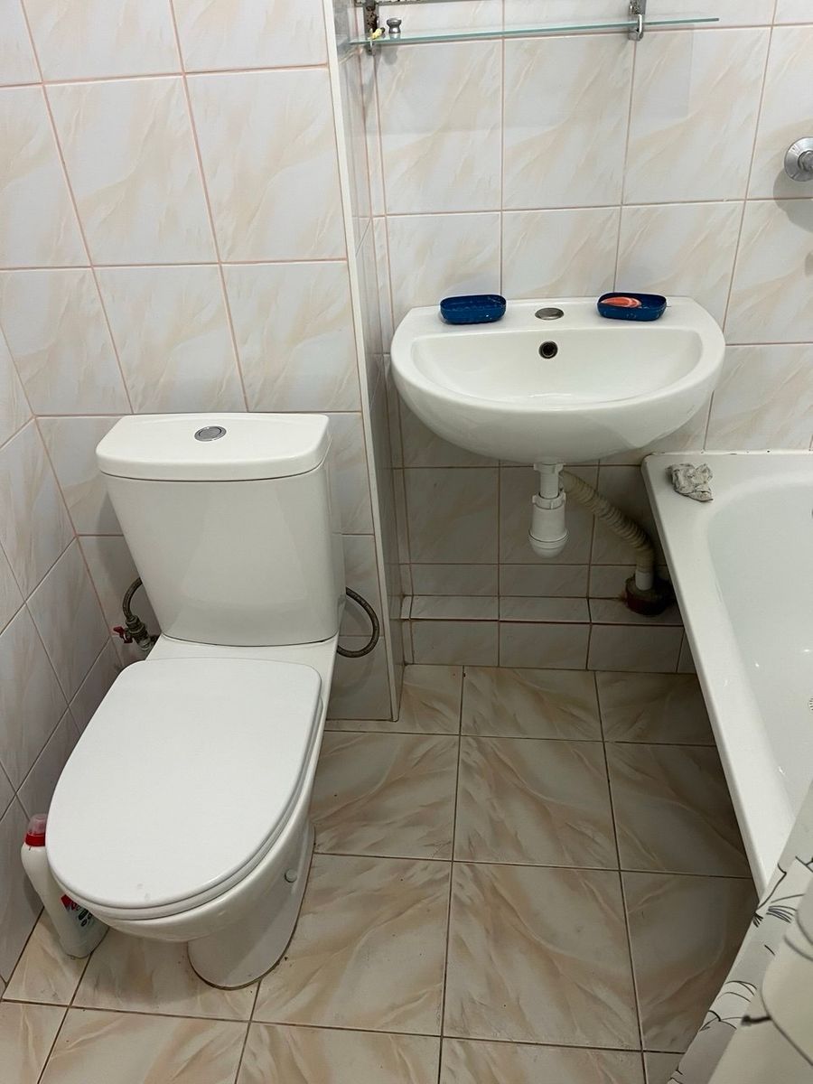 1835074738365337