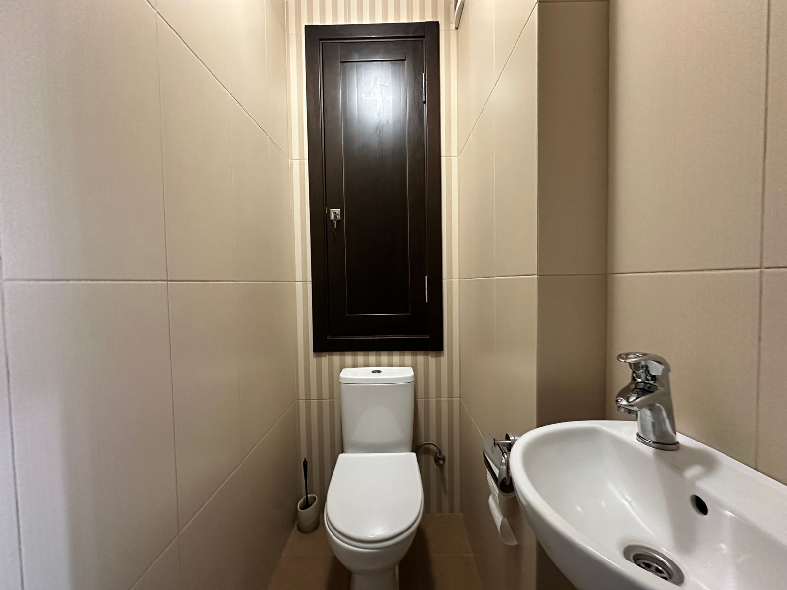 1831897166892339