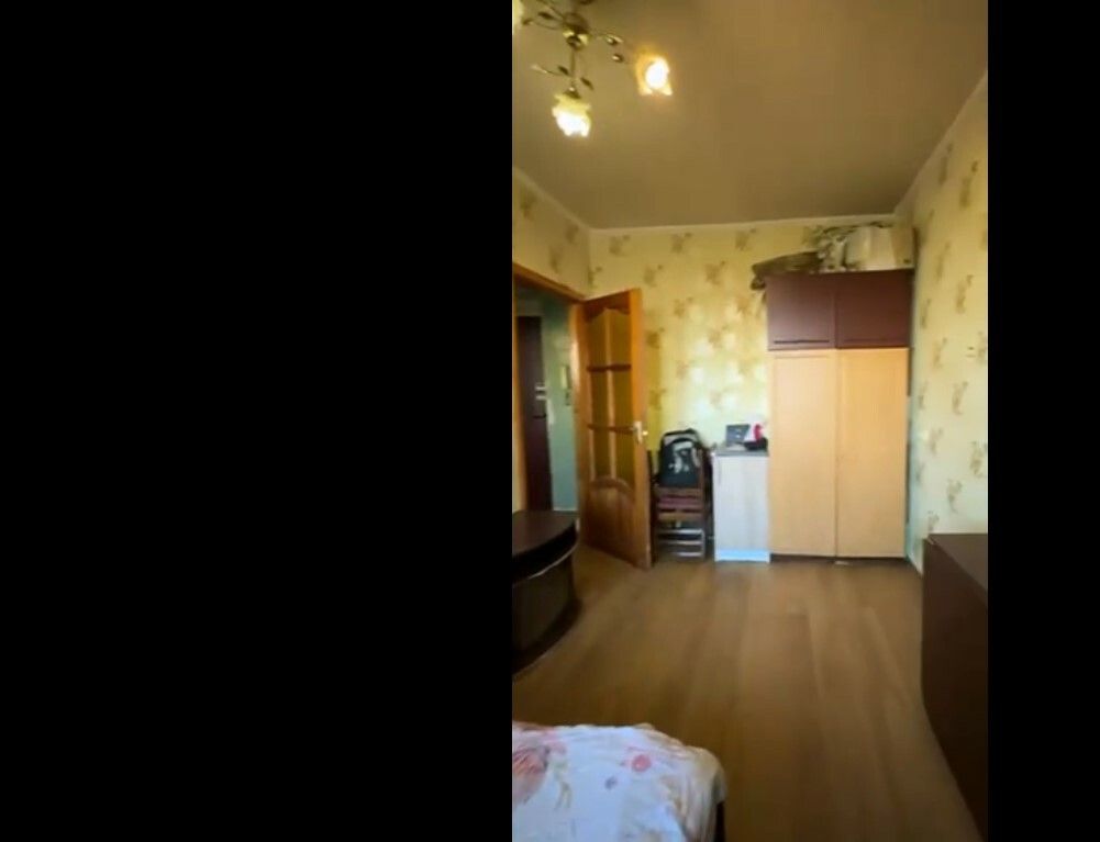 1836838033271340