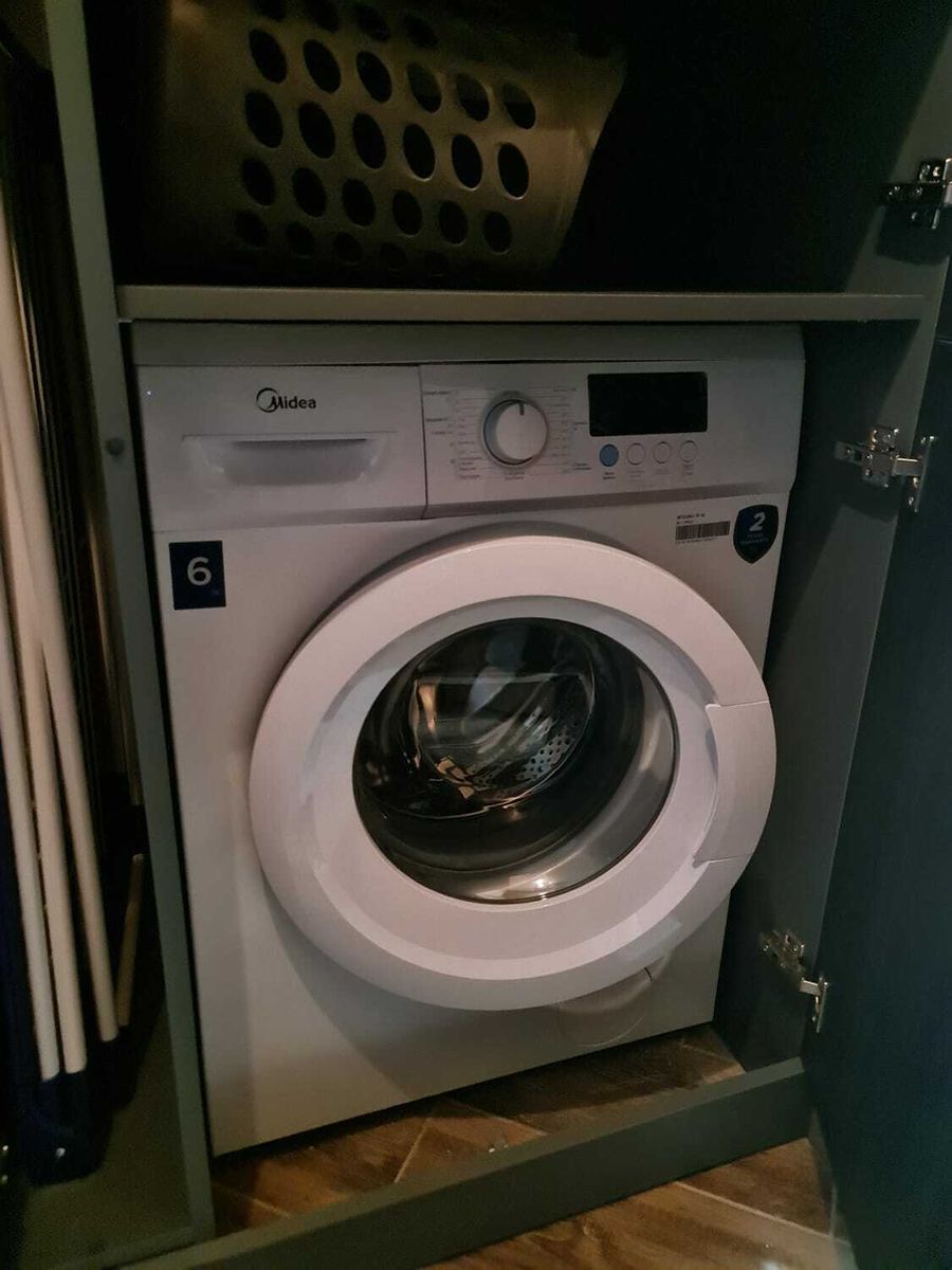 1835077831826341