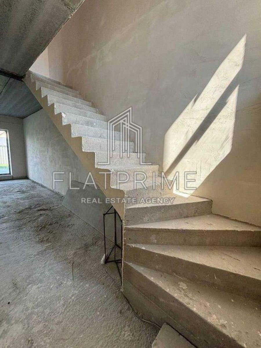 1835723872742342