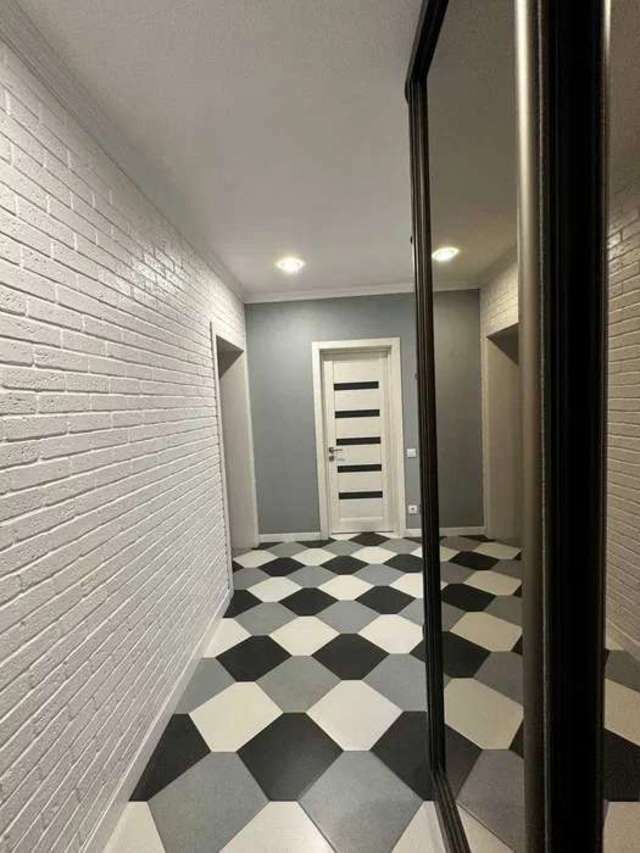 1832074360580343