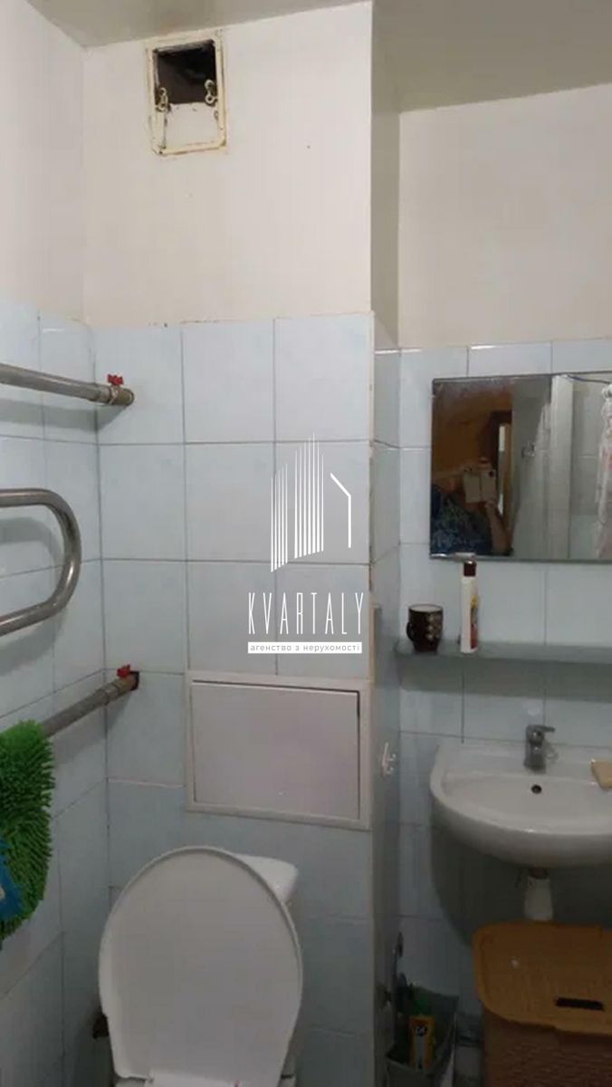 1832630595717343