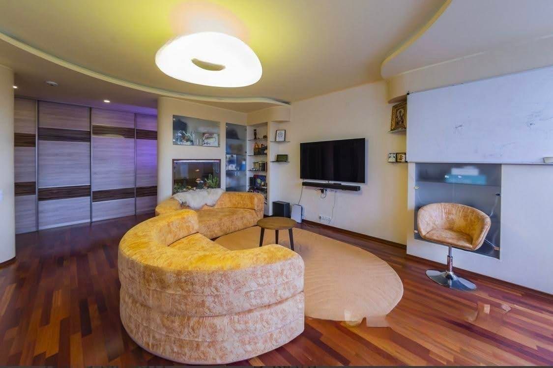 1835538646206343