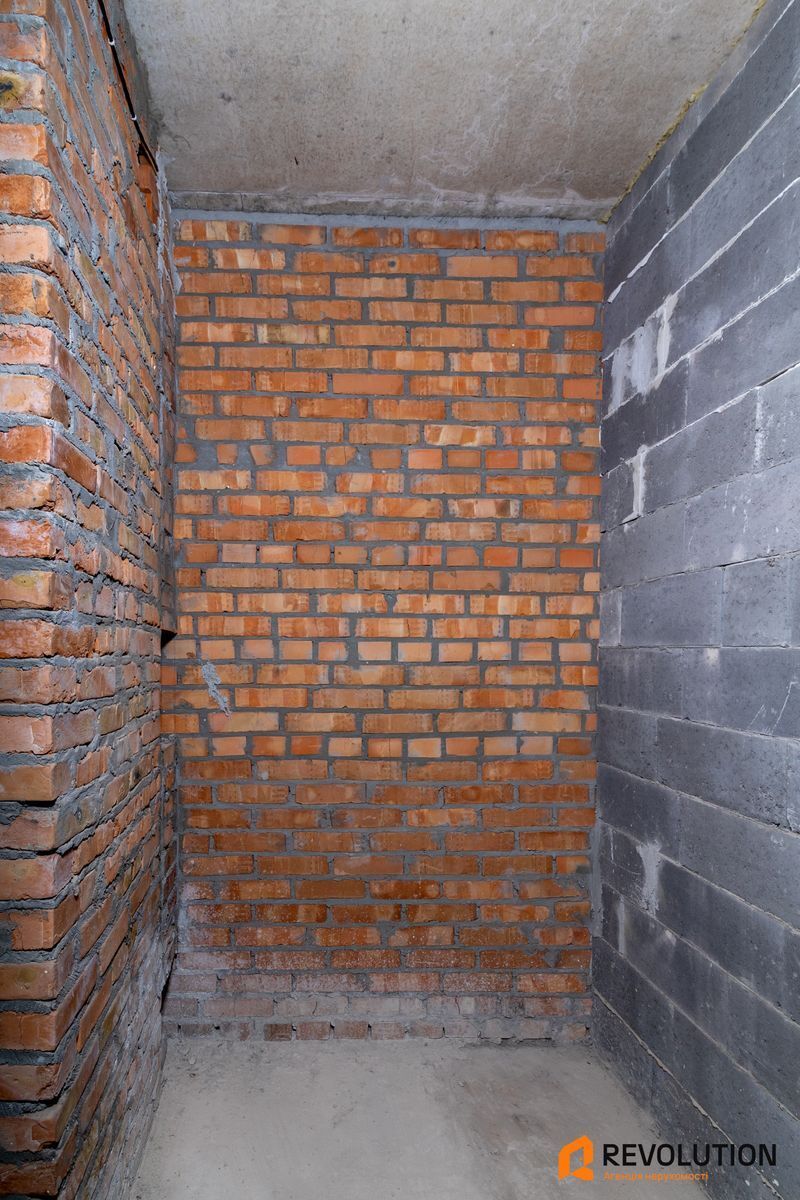 1840333010679343