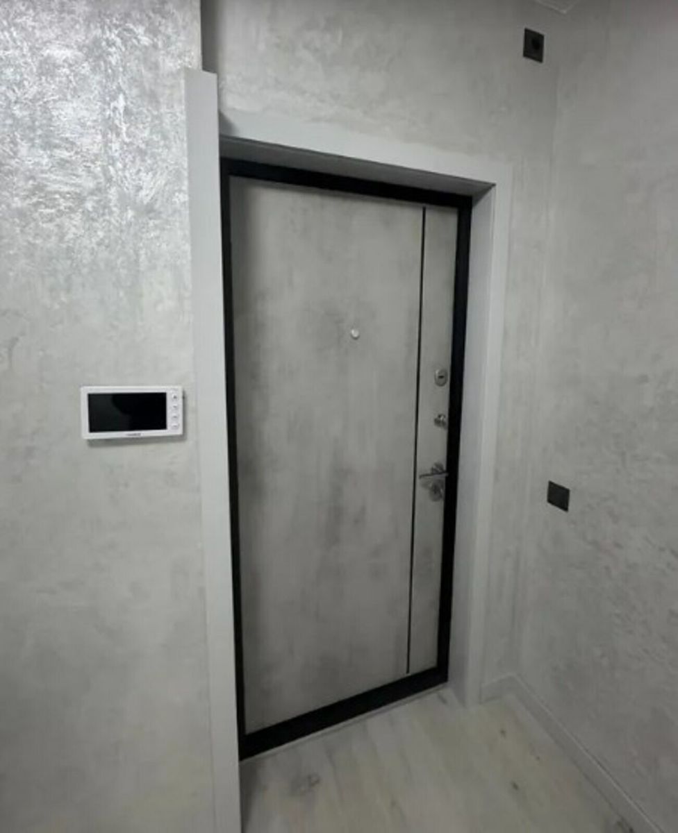 1835885983081344