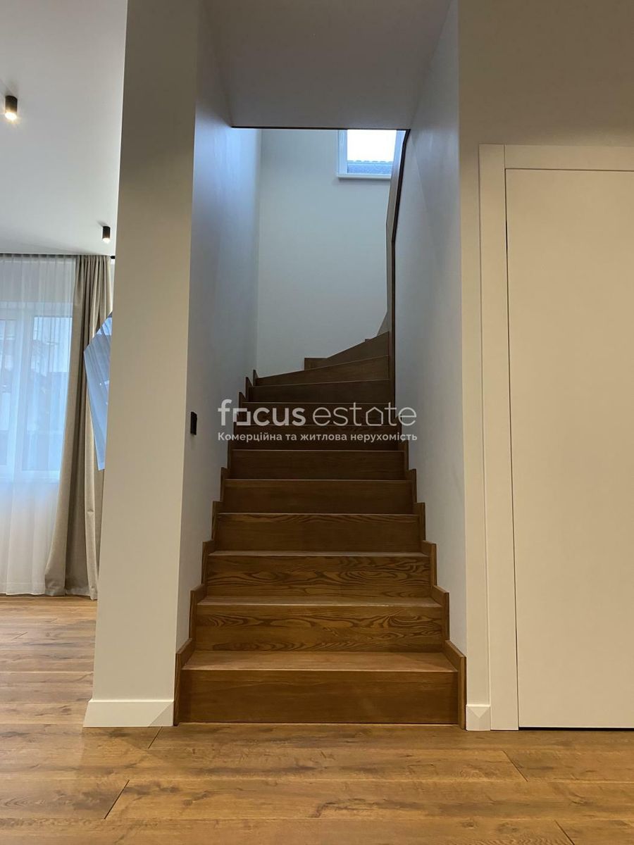 1836631896645344