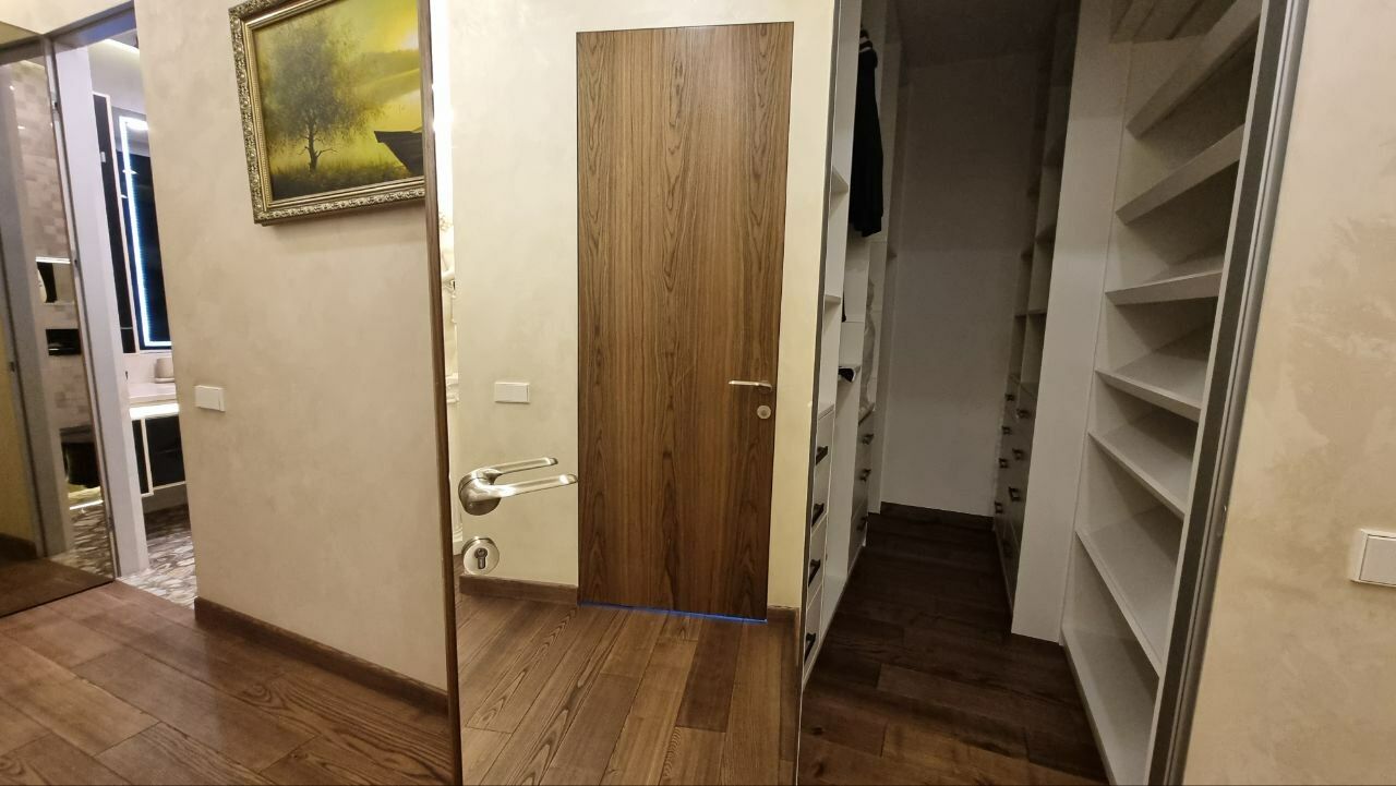 1837625749313345