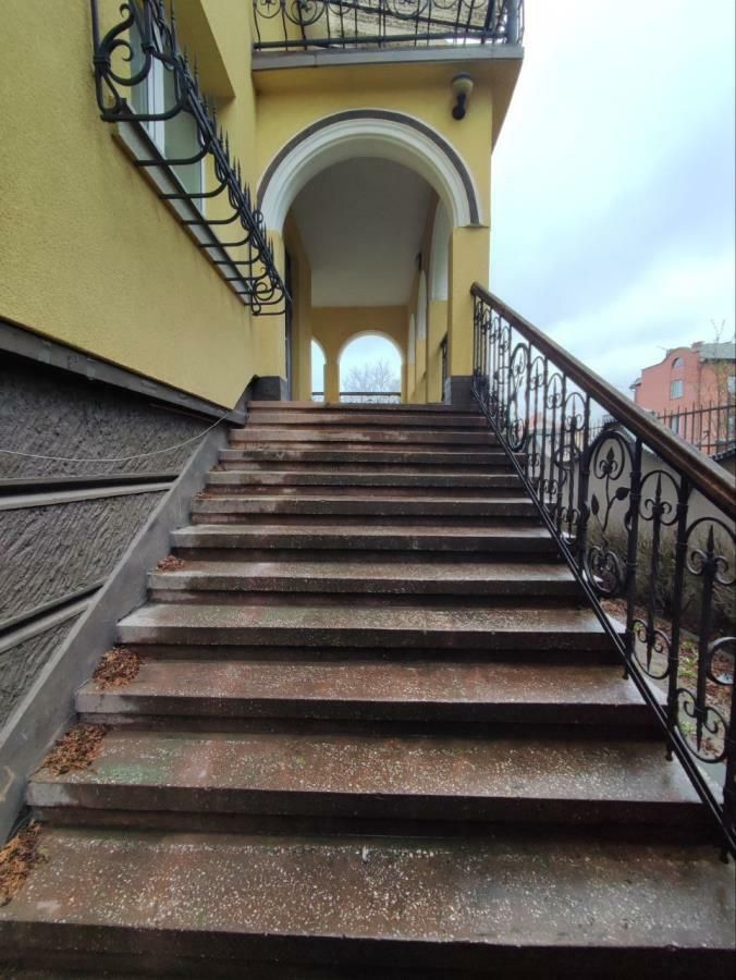 1836571368507346