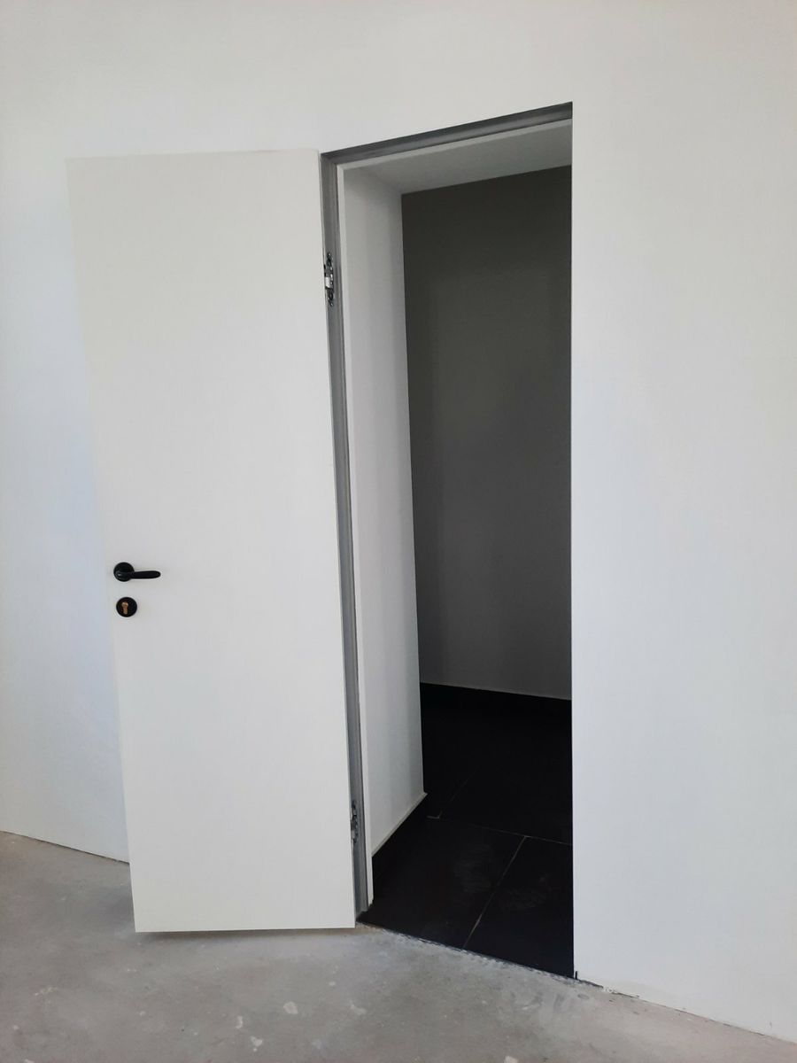 1836363674752347