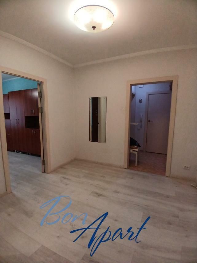1831643085958348